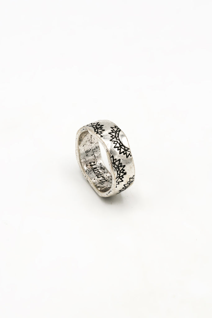 Sands Of Time Pattern Band Ring